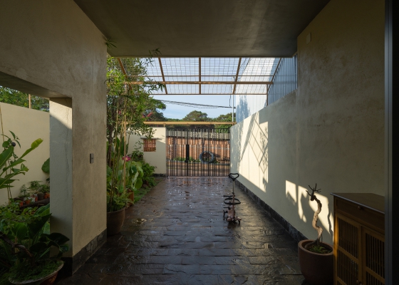 Nhà 150 m2 cân đối không gian chung, riêng và khoảng sân vườn