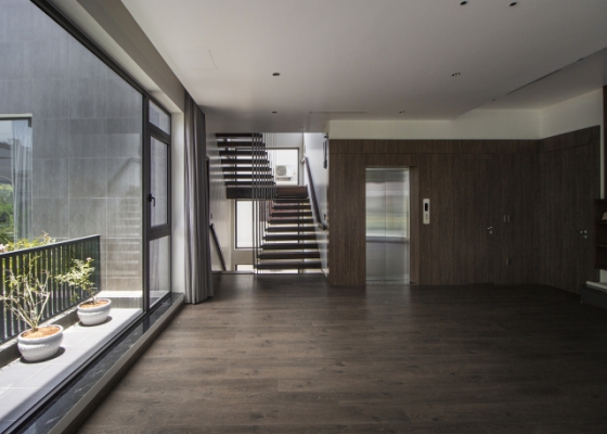 Được và mất khi bố trí thang máy trong nhà